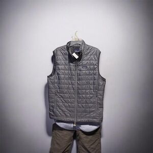 Patagonia Men's Nano Puff® Vest “size L”
